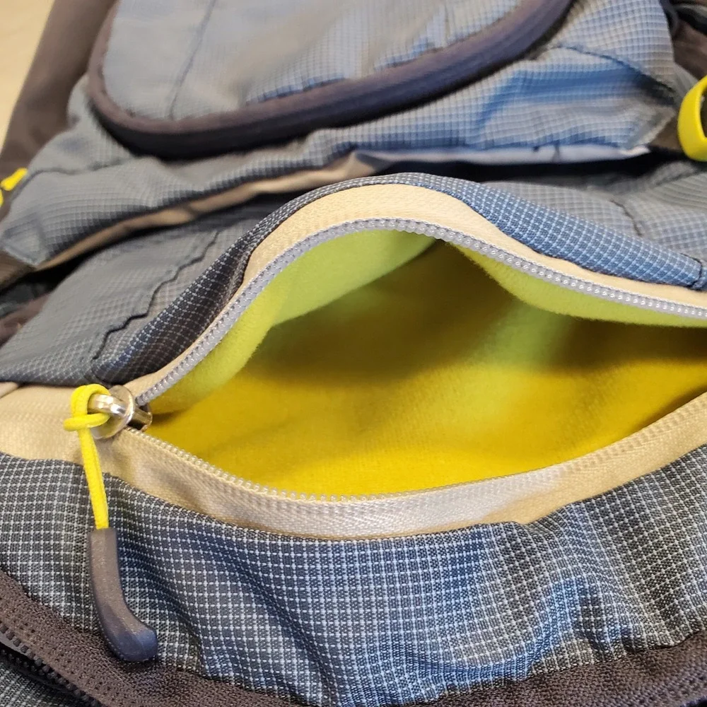 High Sierra Cragin Hydration Pack Backpack Blue Lime Green Hiking Outdoors